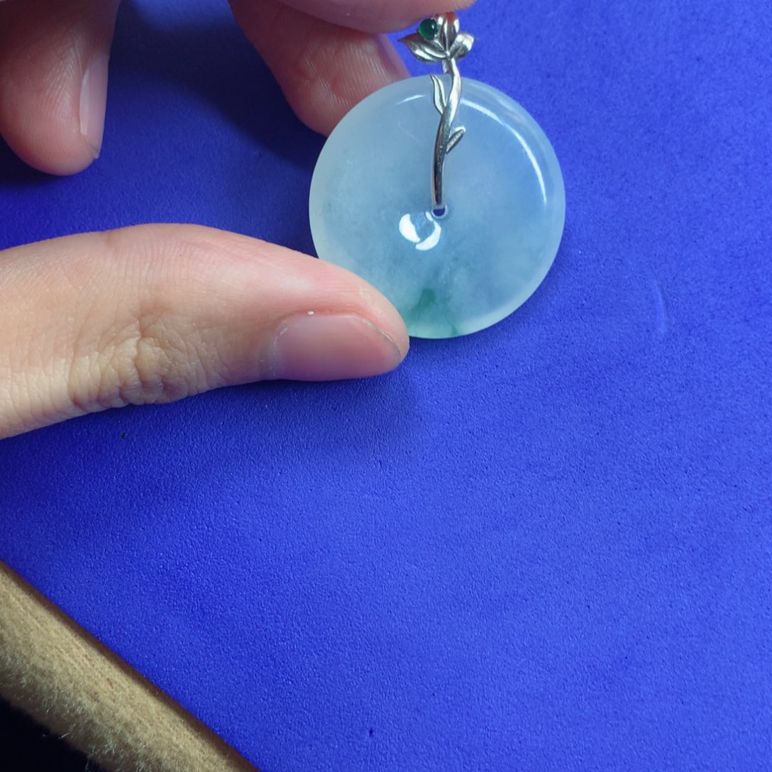 翡翠颈饰18K金镶嵌我**心平安扣