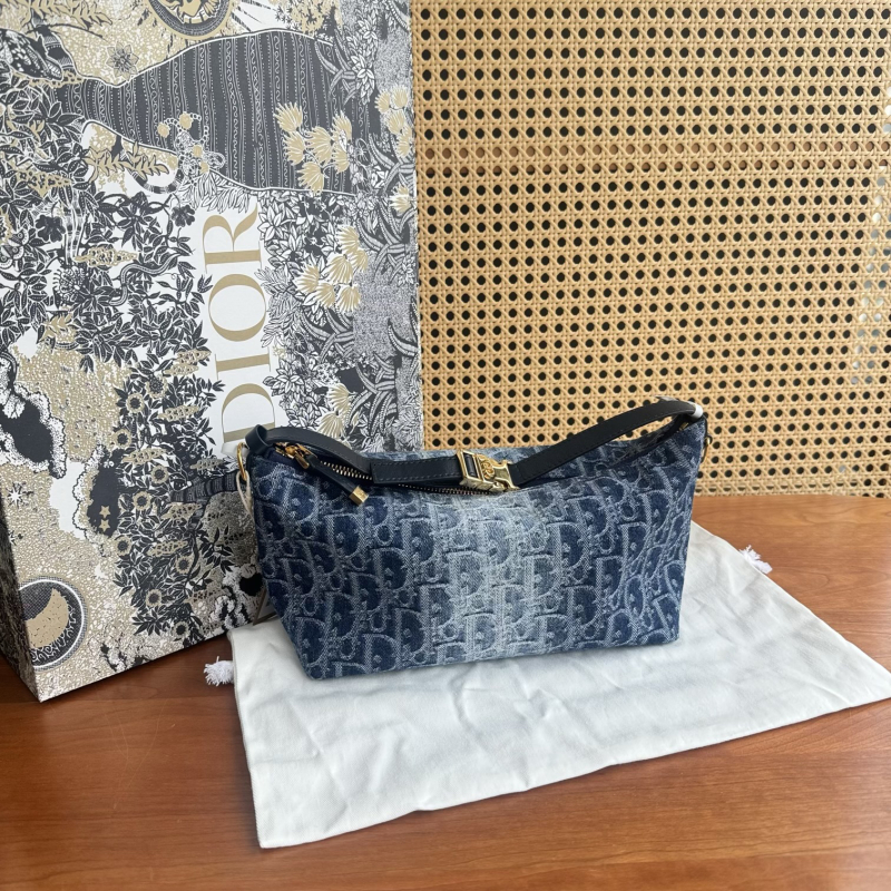 99新 DIOR/迪奥 带膜蓝色丹宁老花中号饭盒S81933416