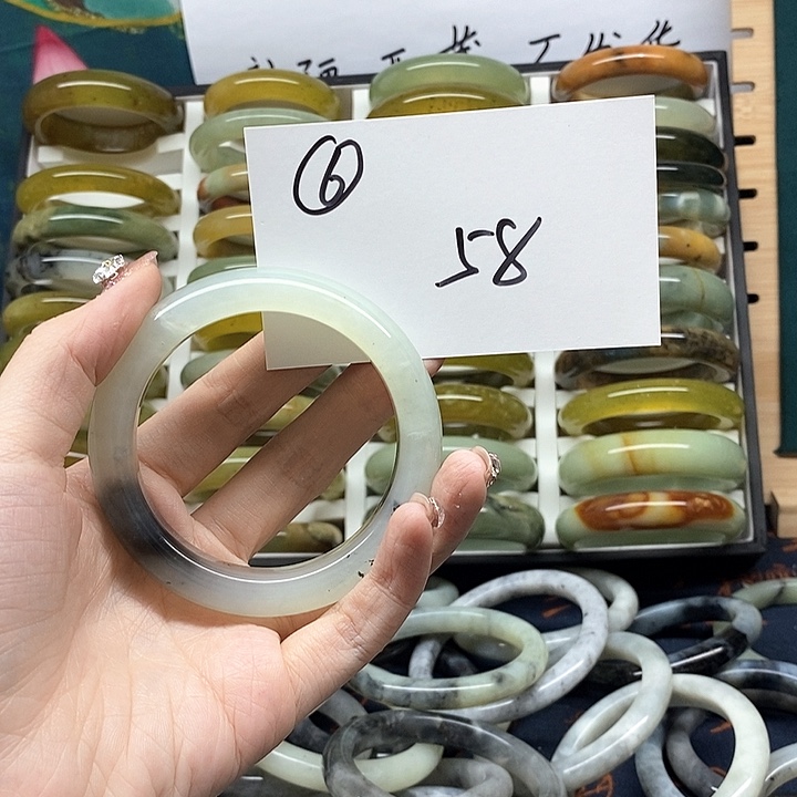未镶嵌蛇纹石玉手镯