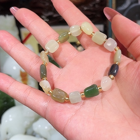 和田玉挂件未镶嵌?