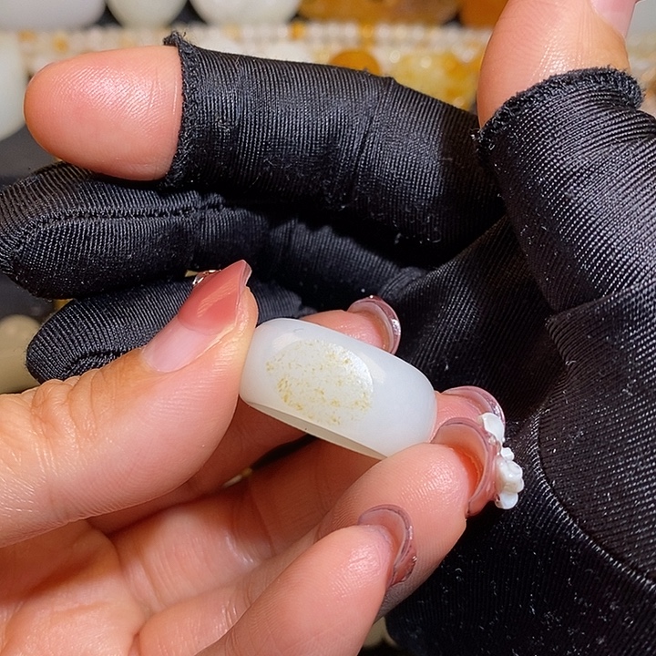 退***年和田玉未镶嵌手链