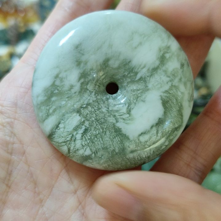 岫玉未镶嵌平安扣
