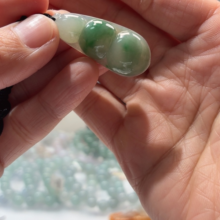 翡翠未镶嵌颈饰翡翠天然A货翡翠