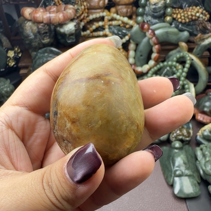 透闪石质玉未镶嵌珠宝奇石