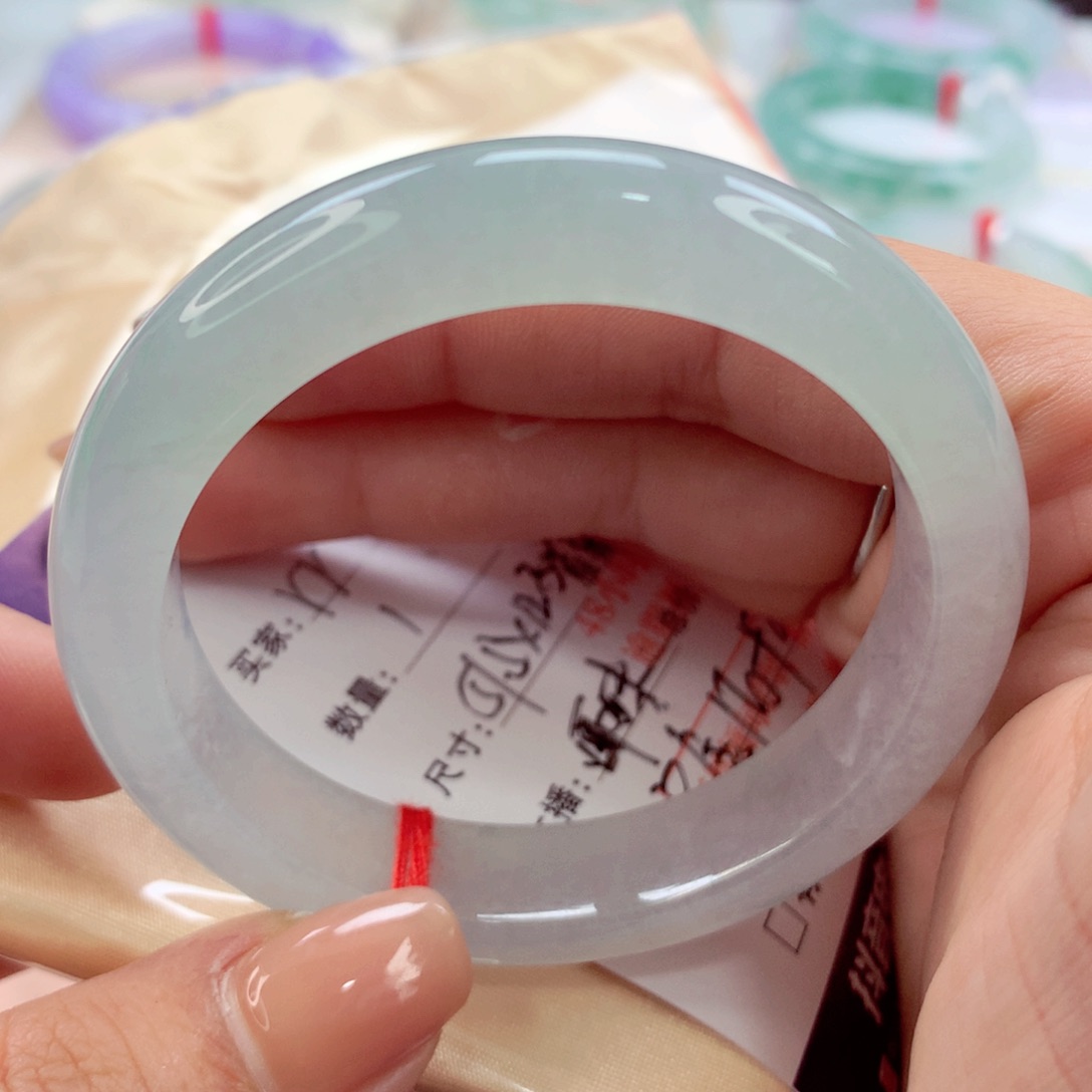 翡翠手镯未镶嵌r*师妹订金