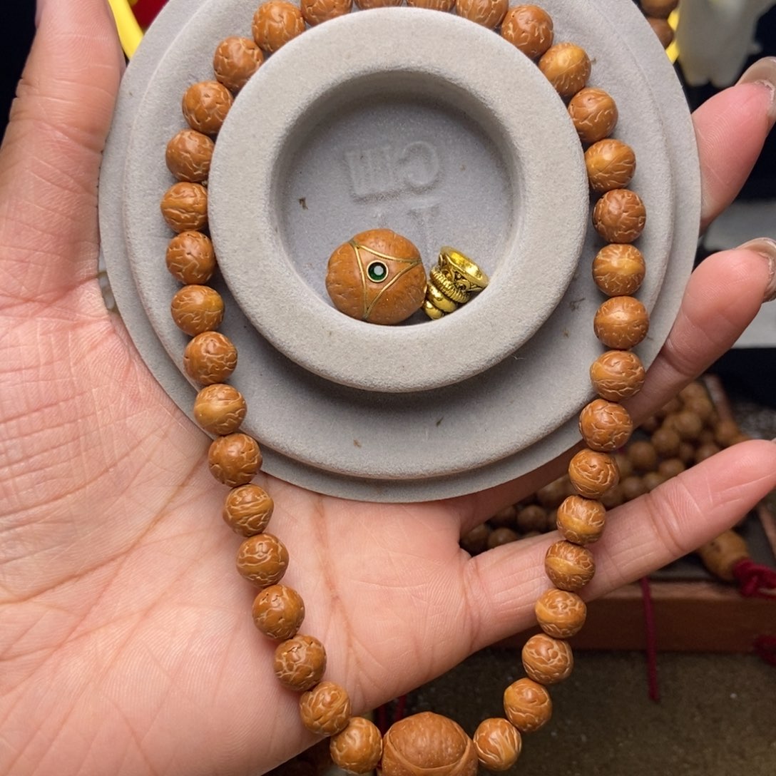 凤眼菩提吊坠原皮大眼萌8.5+手持