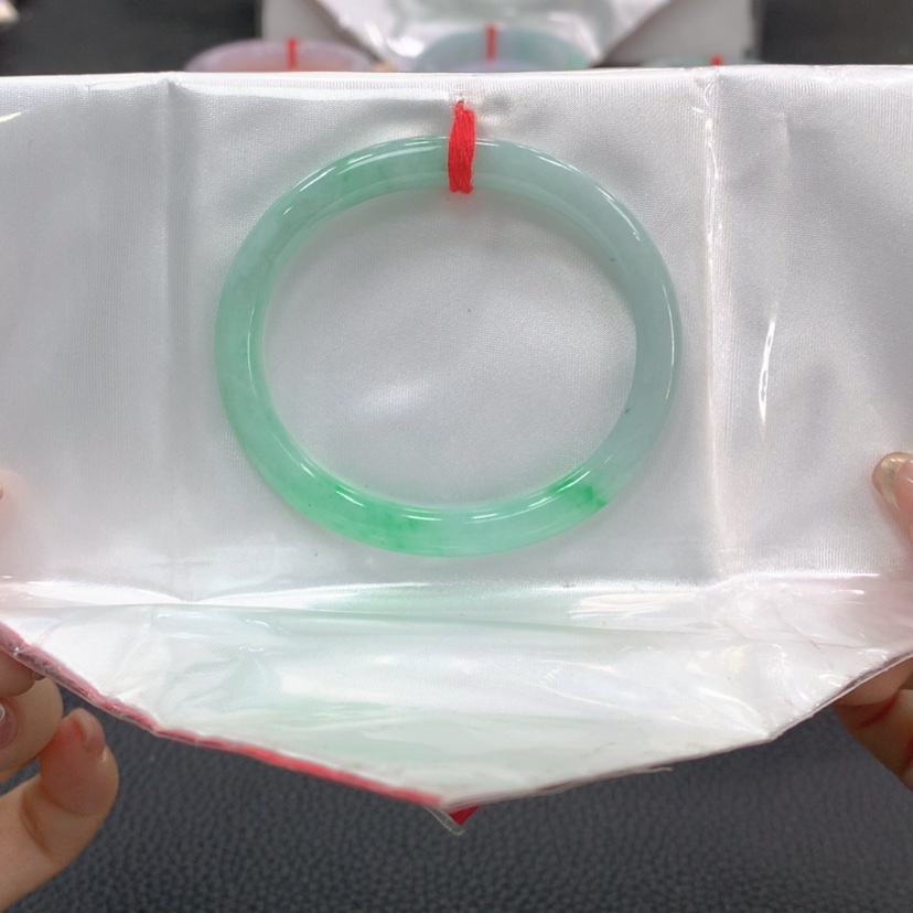 【闪购商品】翡翠手镯未镶嵌翡翠