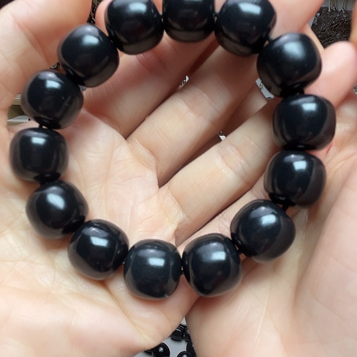 和田玉（墨玉）未镶嵌颈饰卡16老 型高羊脂