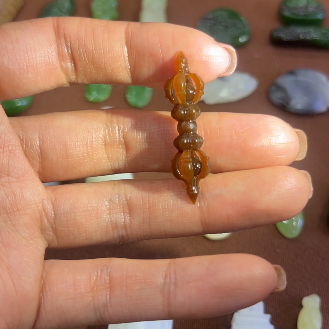 和田玉（糖玉）颈饰18K金镶嵌