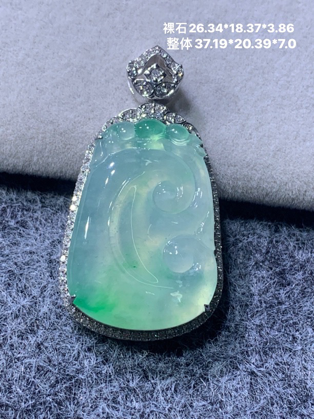 天然缅甸翡翠冰晴底如意玉质细腻