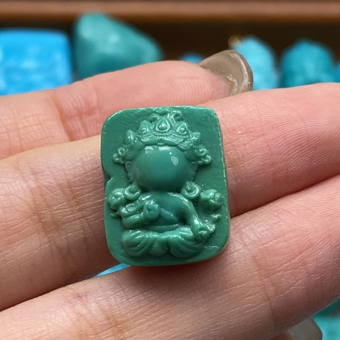 绿松石未镶嵌颈饰