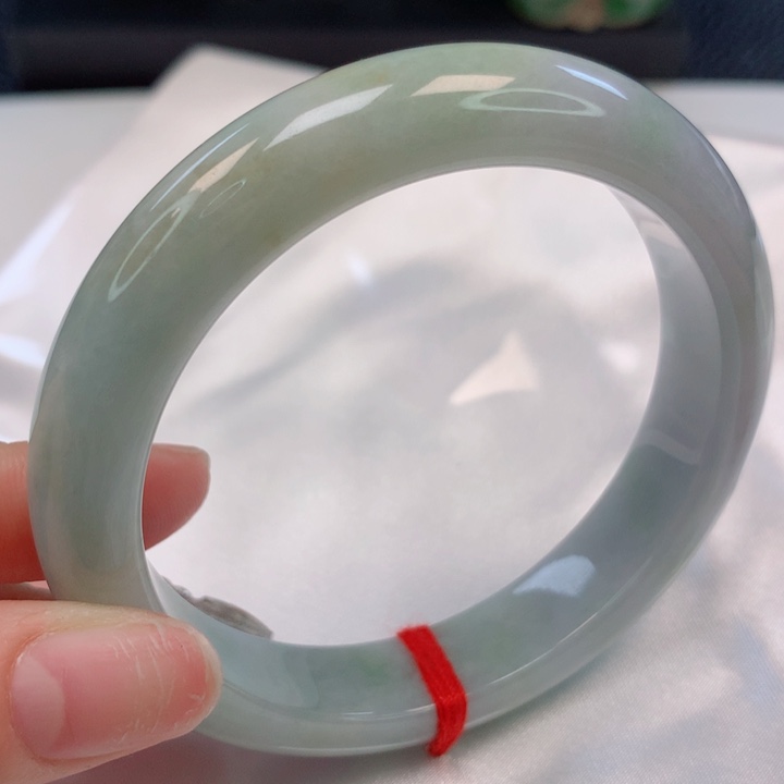 翡翠手镯未镶嵌57圈