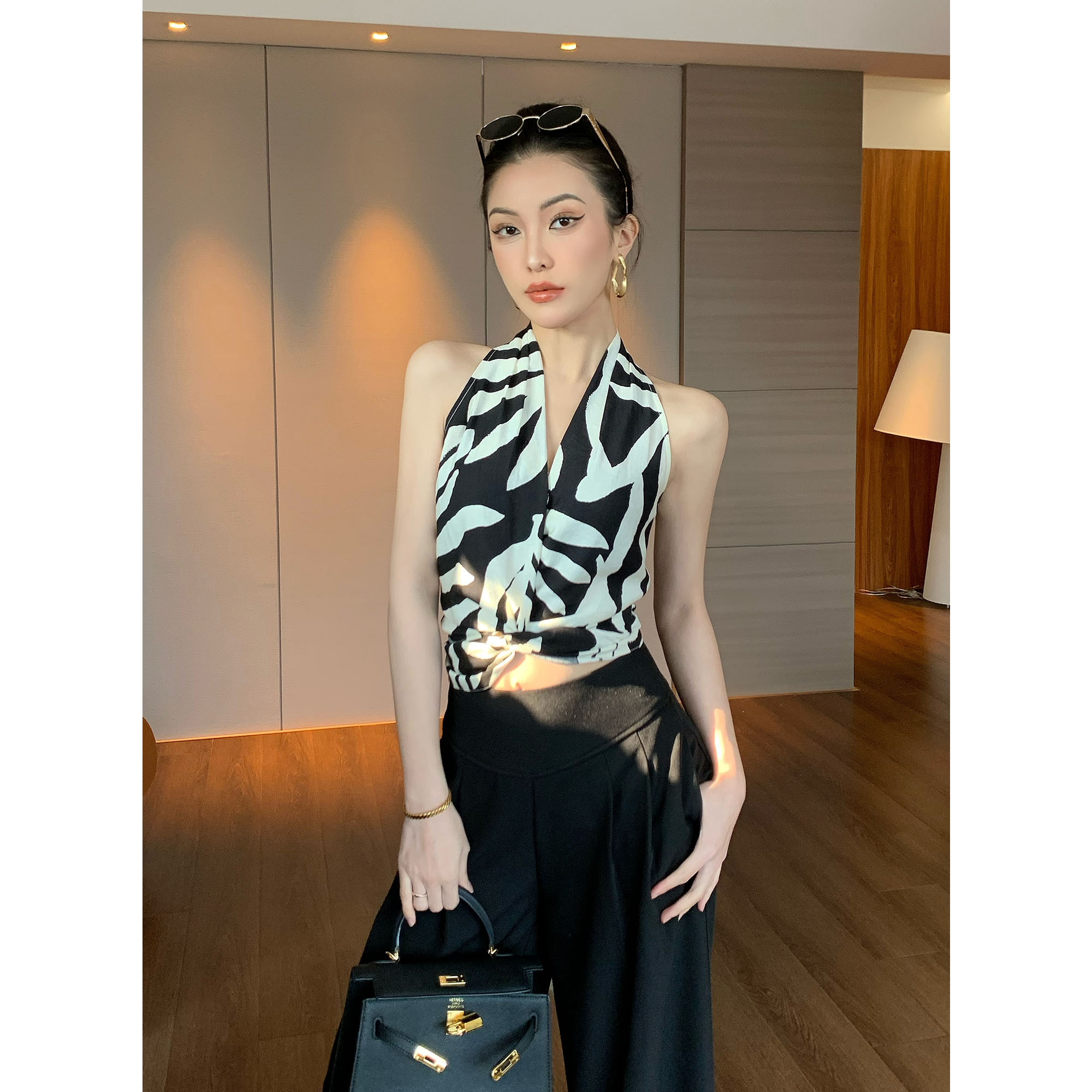 JIJINQI时尚气质性感修身斑马纹挂脖绑带设计感上衣女JD03SZXL622