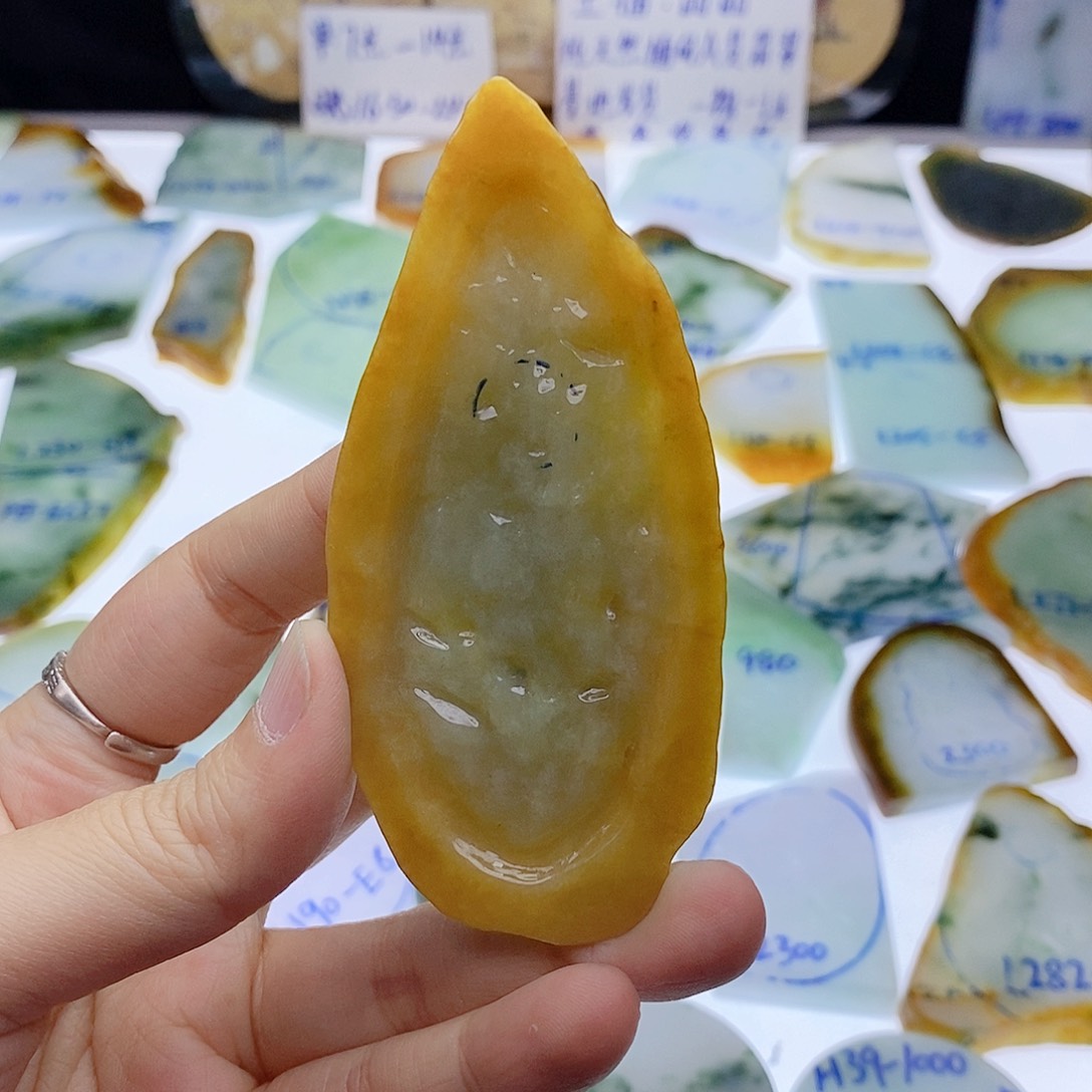 未镶嵌定制翡翠问*翡翠