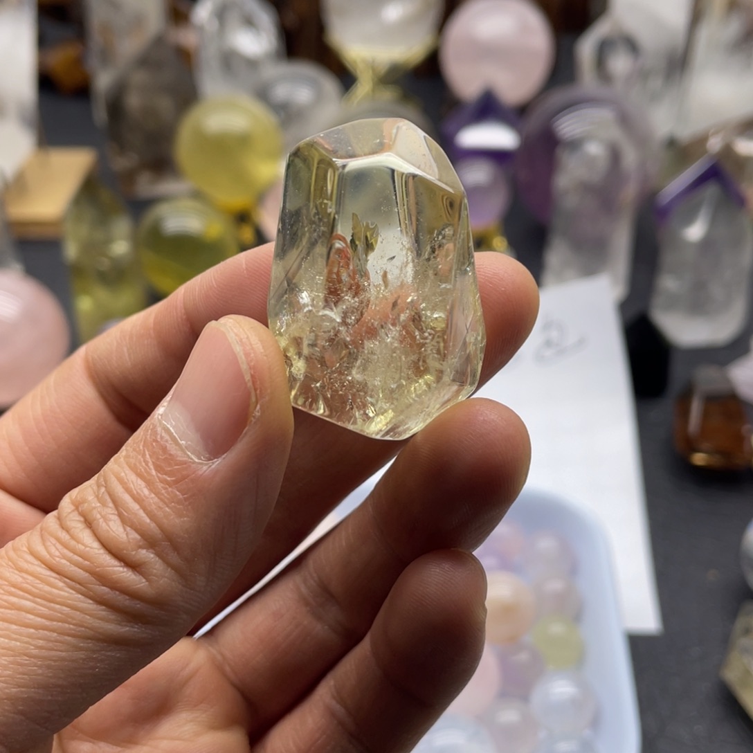 水晶236未镶嵌黄水晶