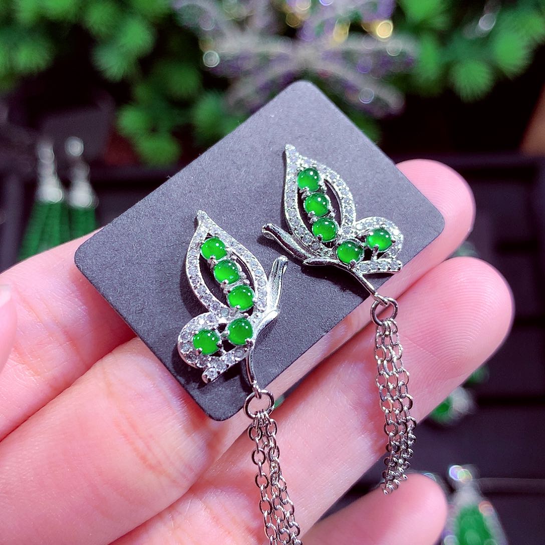 颈饰未镶嵌翡翠天然