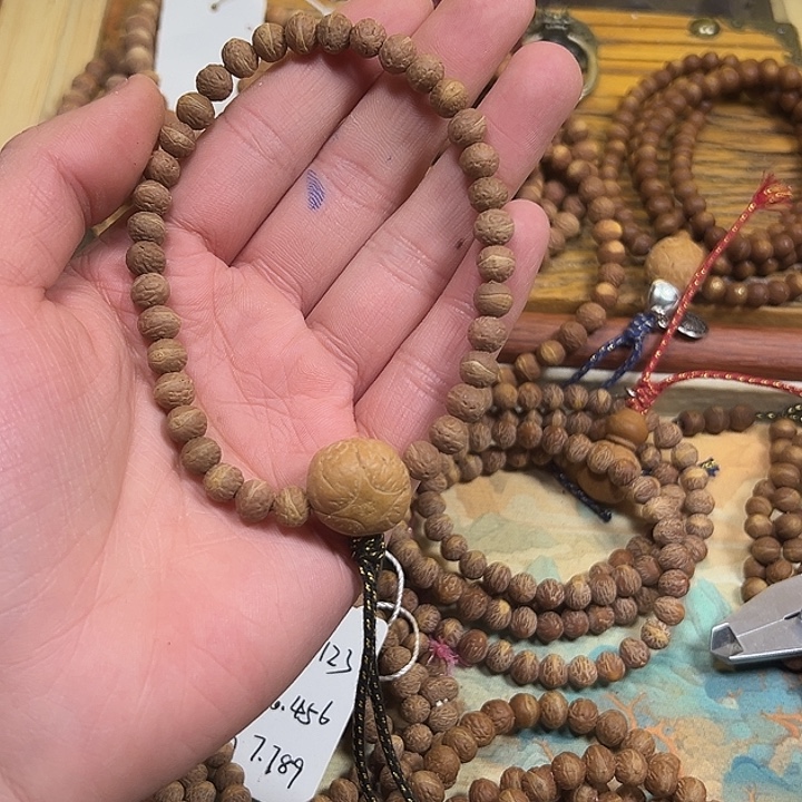 大叶紫檀（黑酸枝木类）