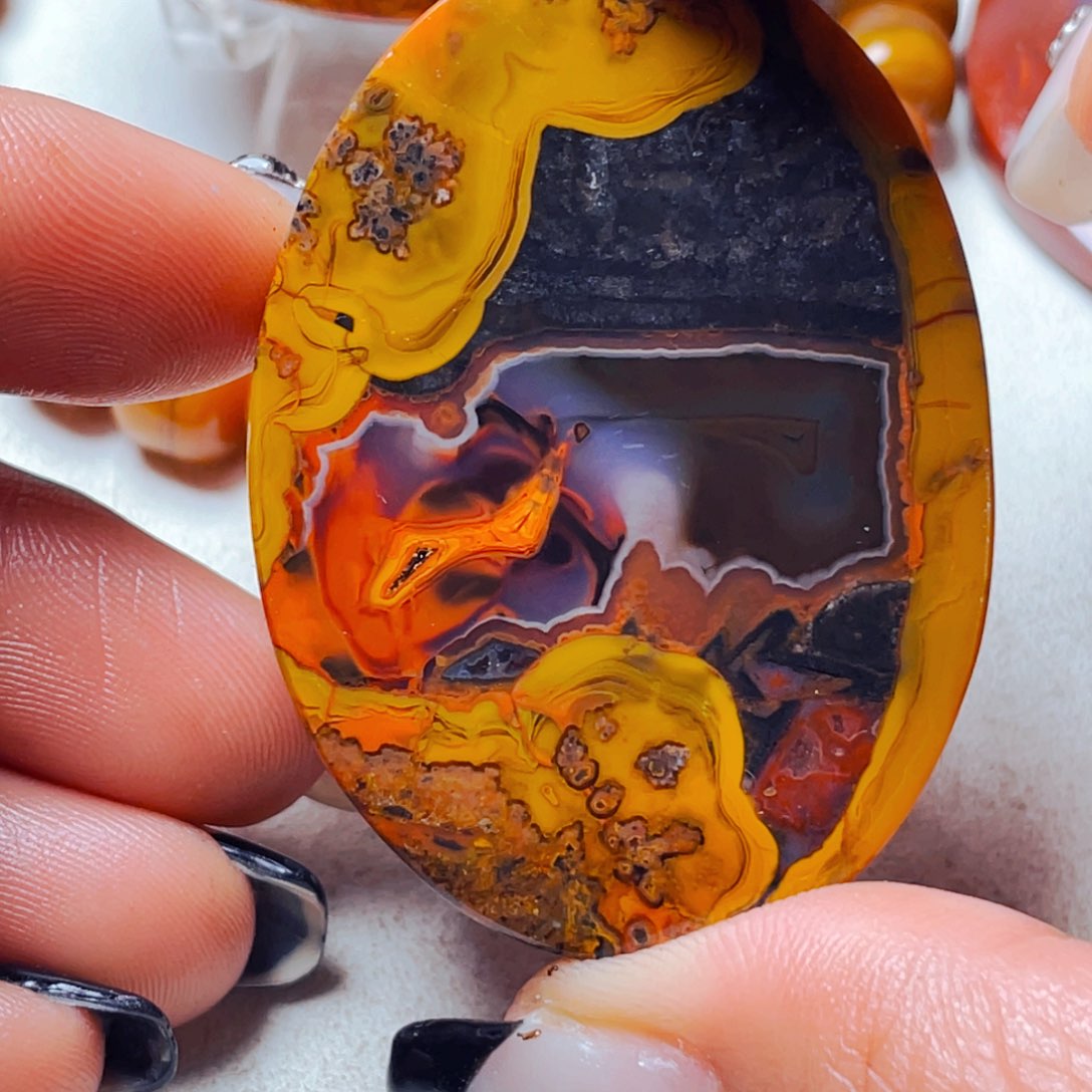 未镶嵌颈饰玛瑙/玉髓花***花