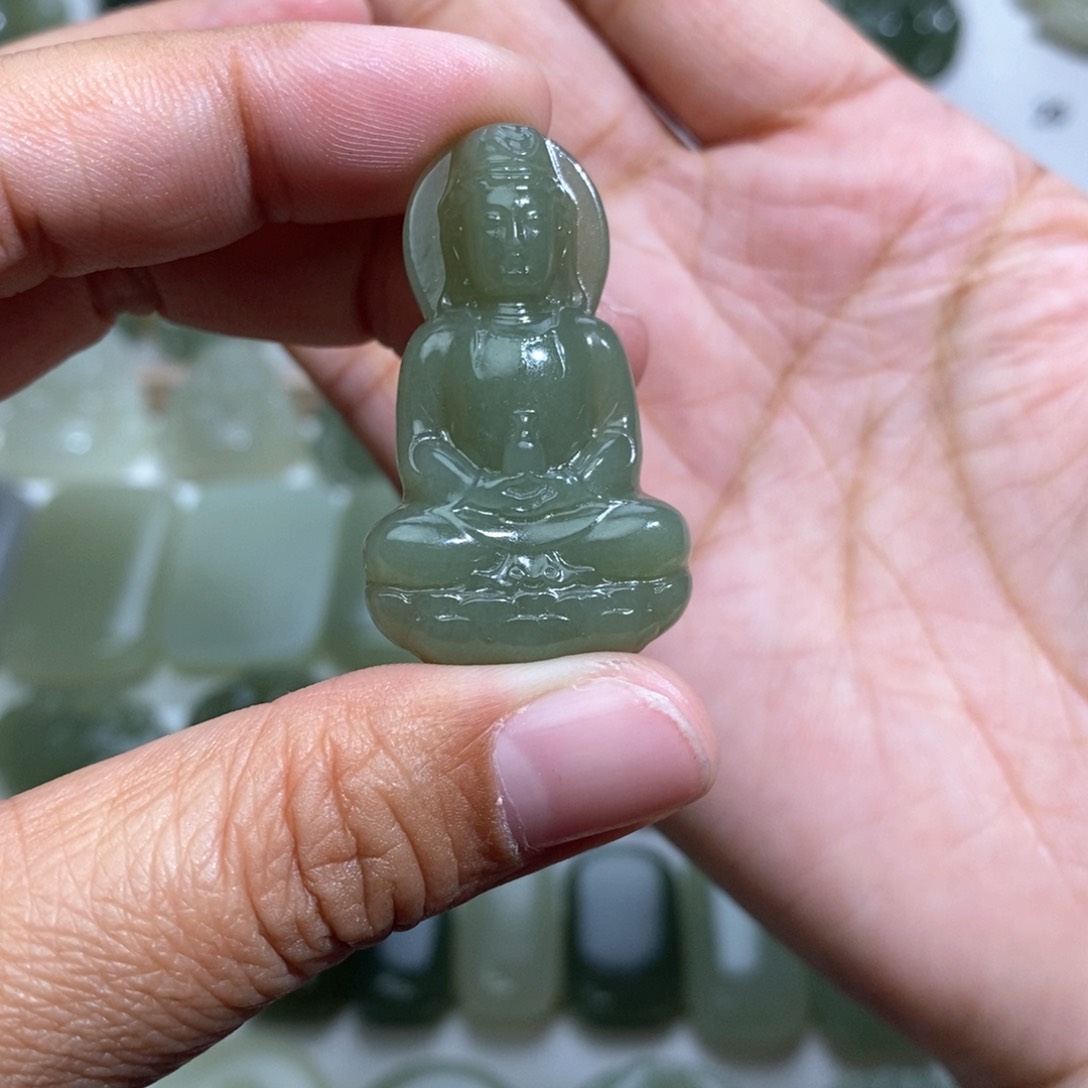 和田玉颈饰未镶嵌自*