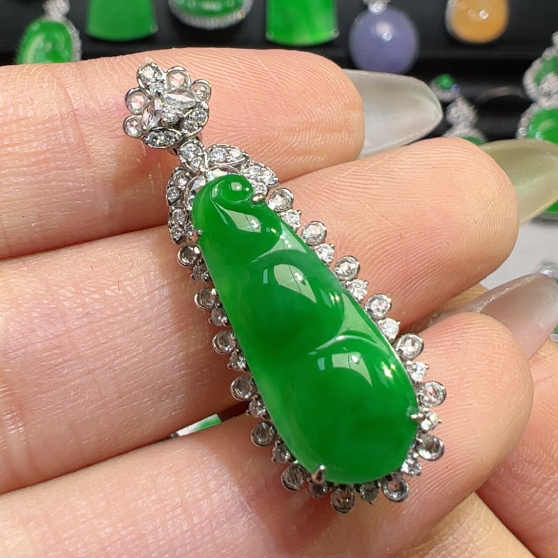 颈饰18K金镶嵌翡翠