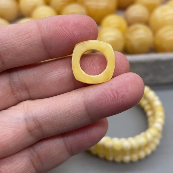 琥珀未镶嵌裸石蜜蜡