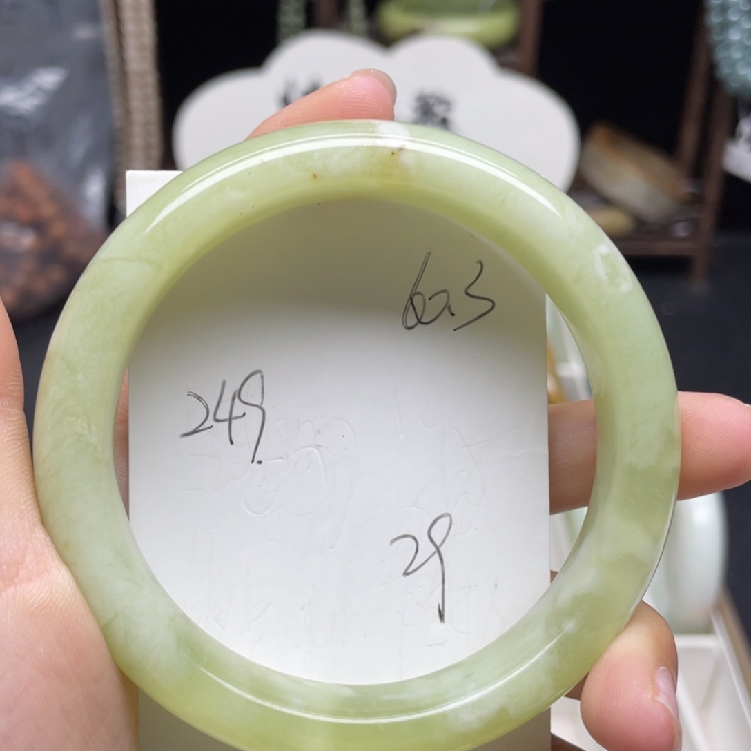 未镶嵌蛇纹石玉手镯