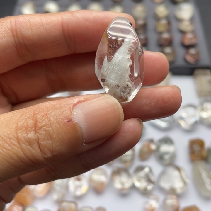 纯天然粉色幽灵碧玺（处理）