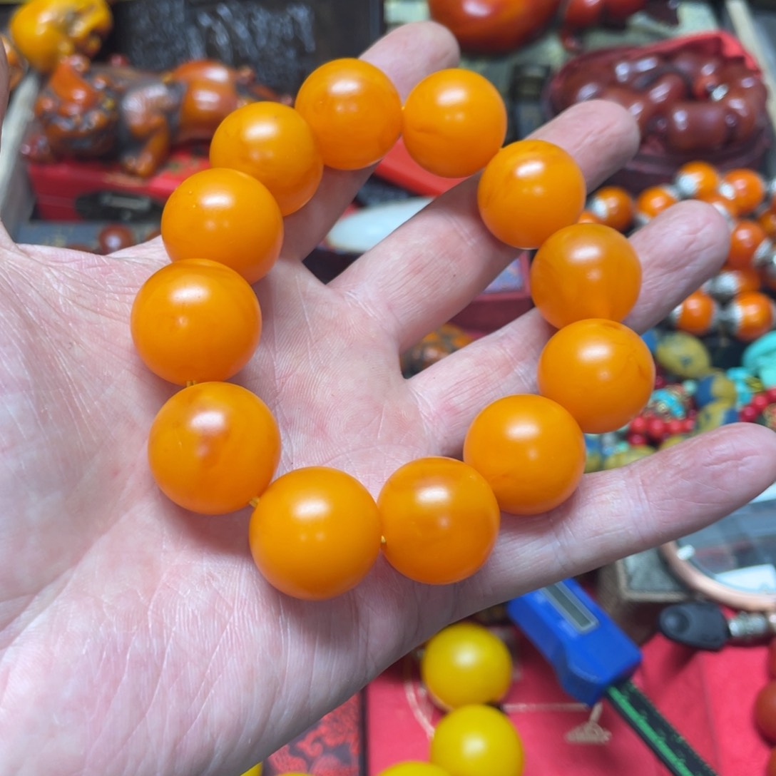 琥珀裸石未镶嵌好物推荐如图所示