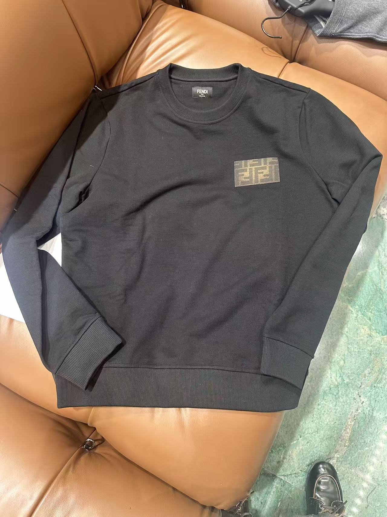 未使用 FENDI/芬迪 Fendi 男款圆领套头长袖卫衣