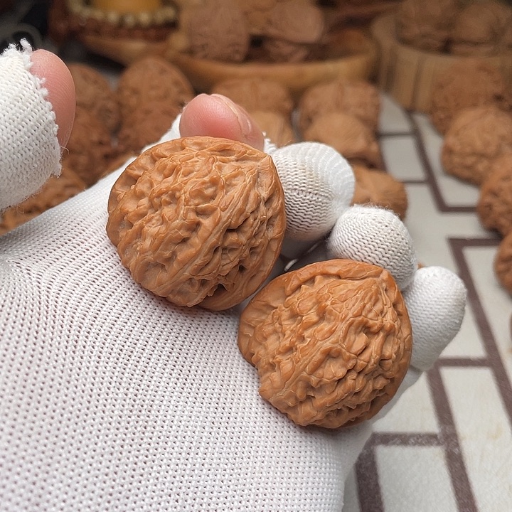 把件文玩核桃三角白