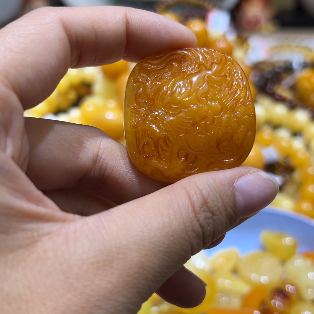 琥珀珠宝奇石未镶嵌
