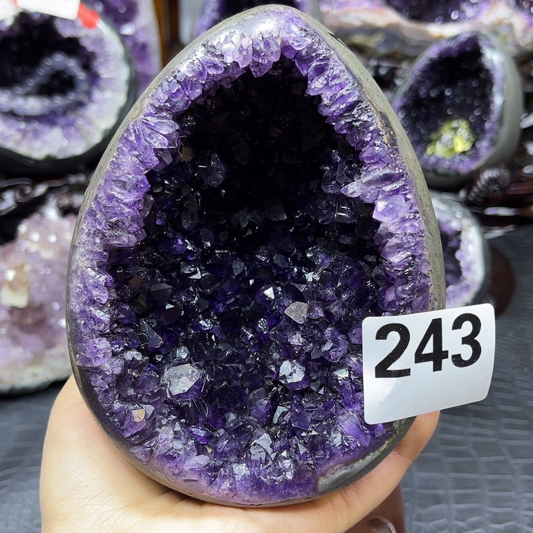 ༃****紫晶未镶嵌大型摆件（非配饰）