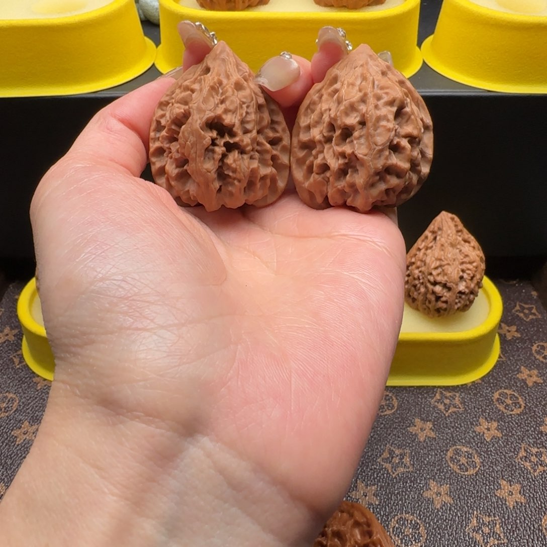 猴头核桃吊坠40顽石