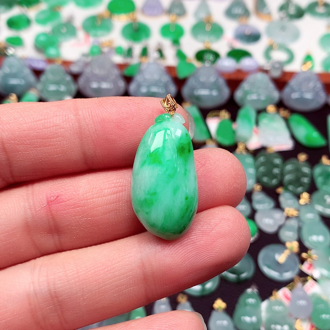 翡翠18K金镶嵌挂件