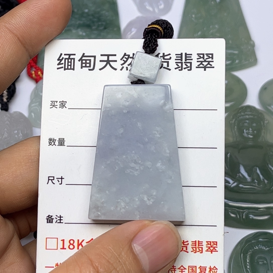 翡翠颈饰未镶嵌w****？缅甸天然翡翠