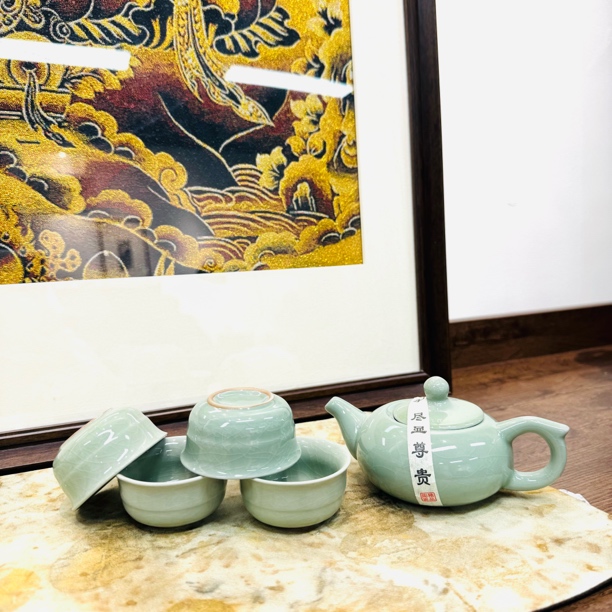 ZHZ019-绿冰裂扁壶+四杯 （149）