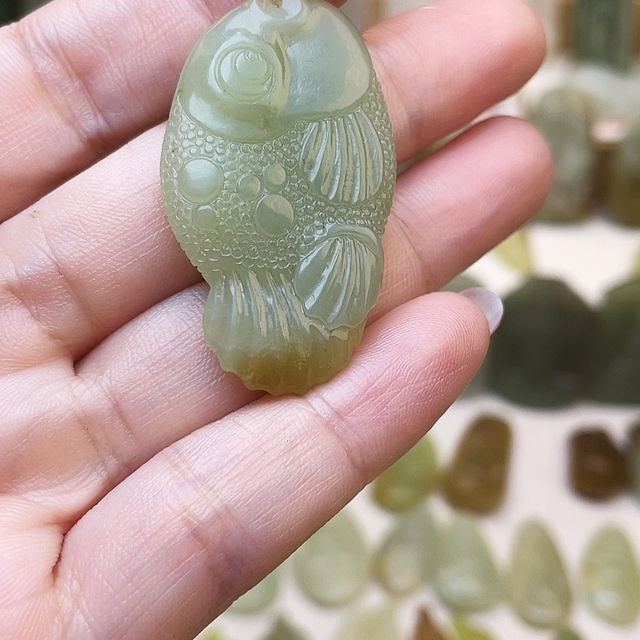 自***渡颈饰未镶嵌和田玉