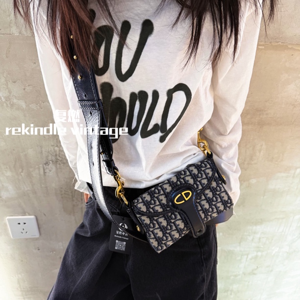 95新 DIOR/迪奥 复燃精选/蓝花bobby斜挎包