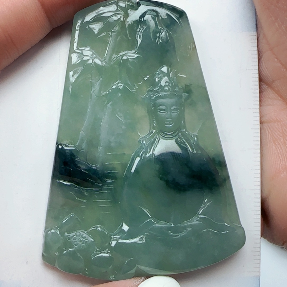 翡翠未镶嵌颈饰素衣