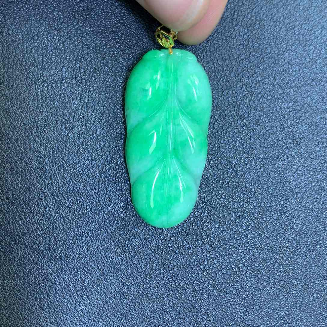 翡翠颈饰18K金镶嵌翡翠