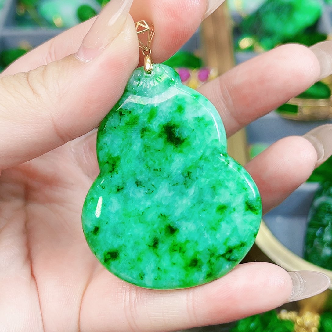 翡翠颈饰18K金镶嵌吊坠