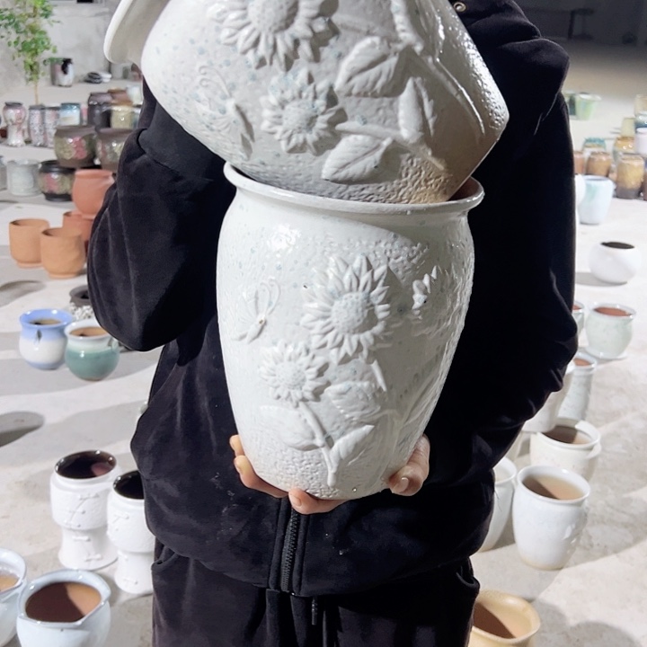 高度26厘米口20厘米