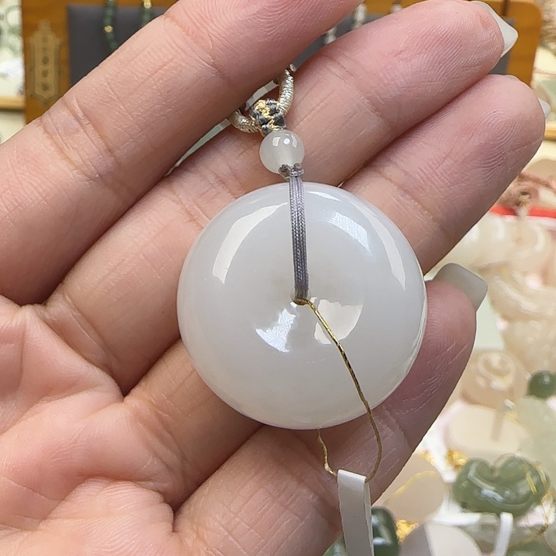 小***克和田玉未镶嵌颈饰