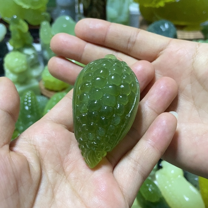 【闪购商品】未镶嵌蛇纹石玉把件王***妹