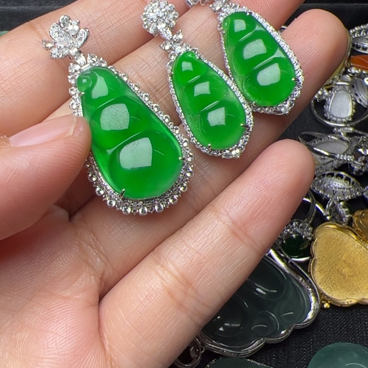 北***燕翡翠18K金镶嵌吊坠(不含链)