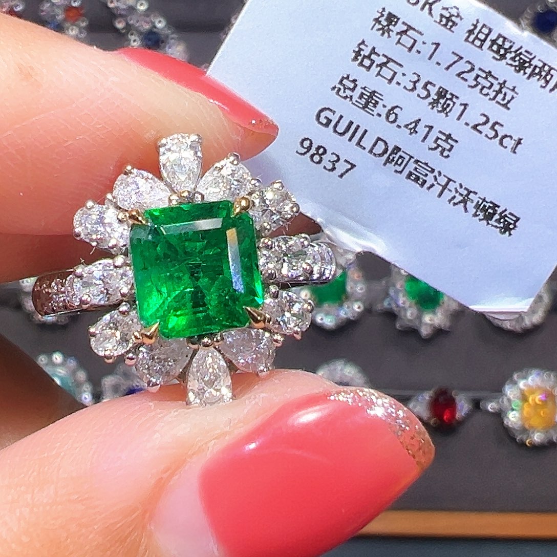 戒指18K金镶嵌祖母绿