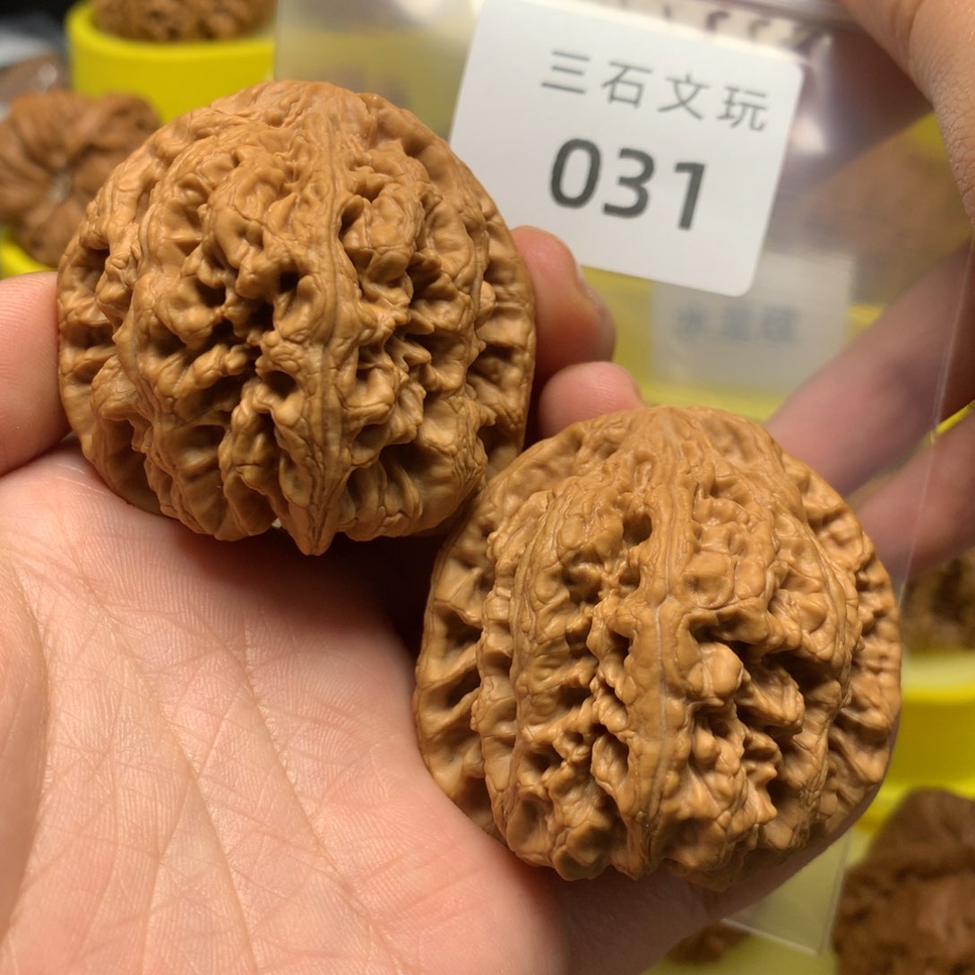 文玩核桃吊坠47粗筋