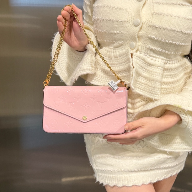 95新 LouisVuitton/路易威登 95新樱花粉三合一信封斜挎包