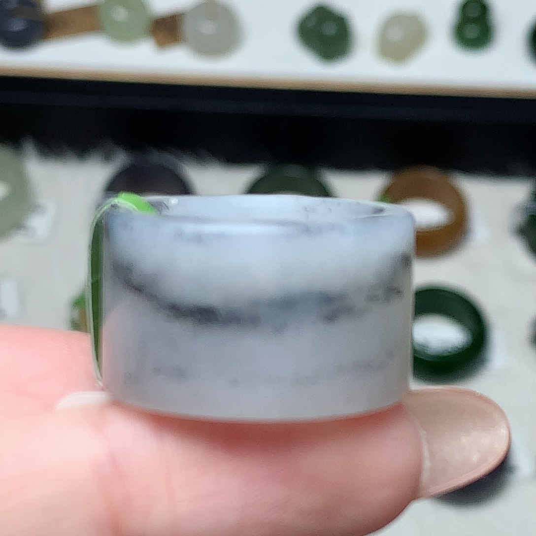 未镶嵌戒指和田玉