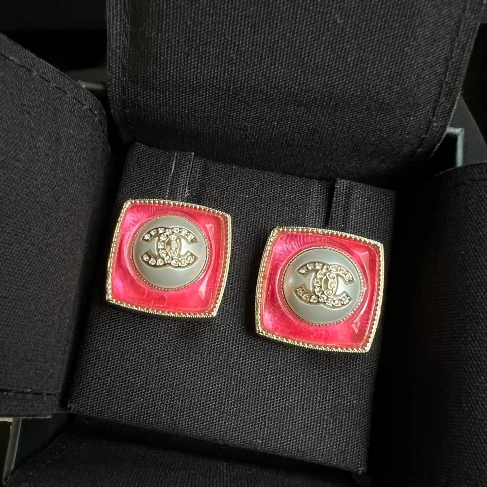 全新未使用 Chanel/香奈儿 耳钉气质时尚百搭方糖